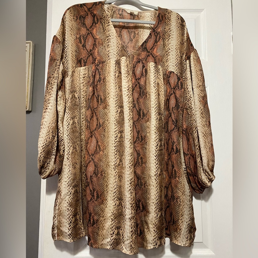 Entro Boutique Printed Long Sleeve Dress